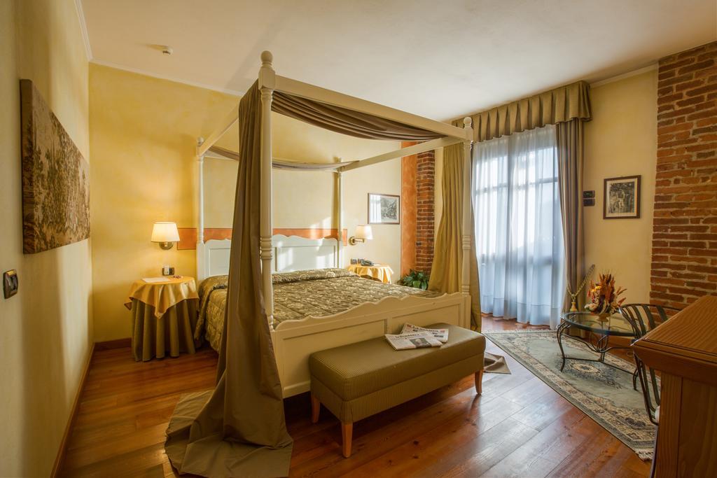 Romantic Hotel Furno San Francesco al Campo Ngoại thất bức ảnh